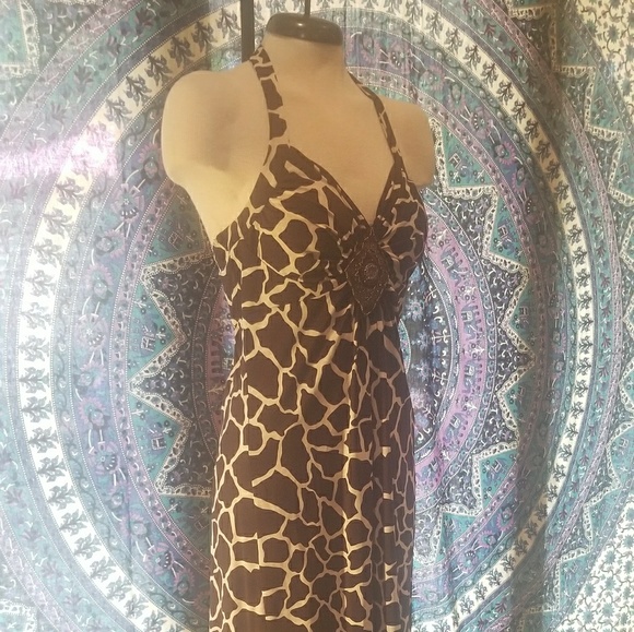 Dresses & Skirts - Giraffe print halter maxi dress.